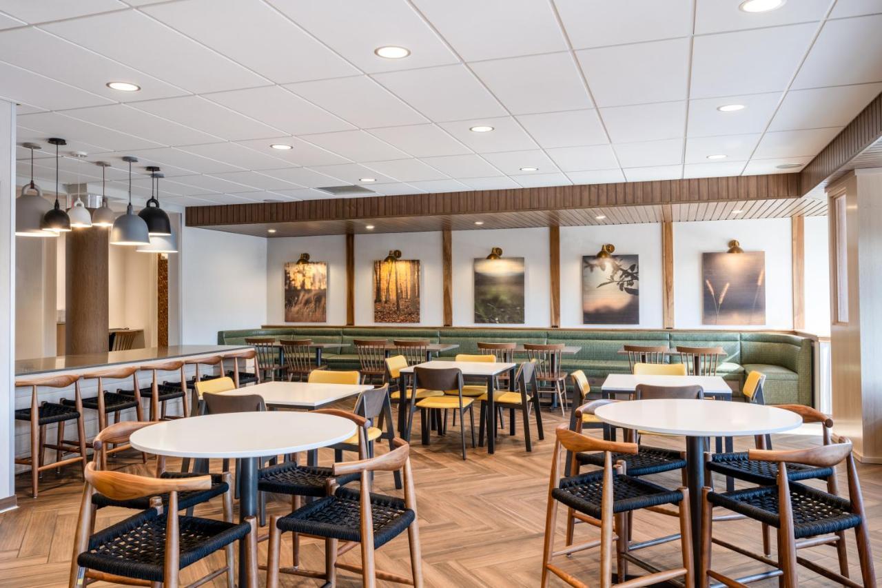 Fairfield Inn & Suites Minneapolis North Brooklyn Center Bagian luar foto