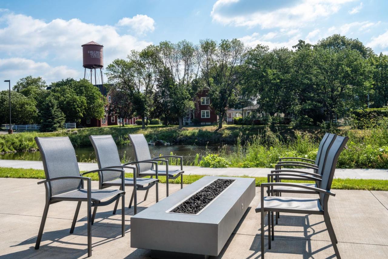 Fairfield Inn & Suites Minneapolis North Brooklyn Center Bagian luar foto