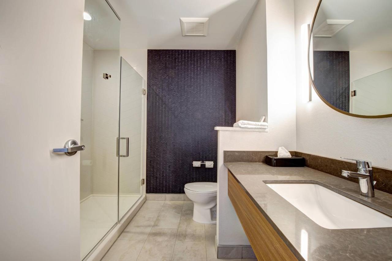 Fairfield Inn & Suites Minneapolis North Brooklyn Center Bagian luar foto