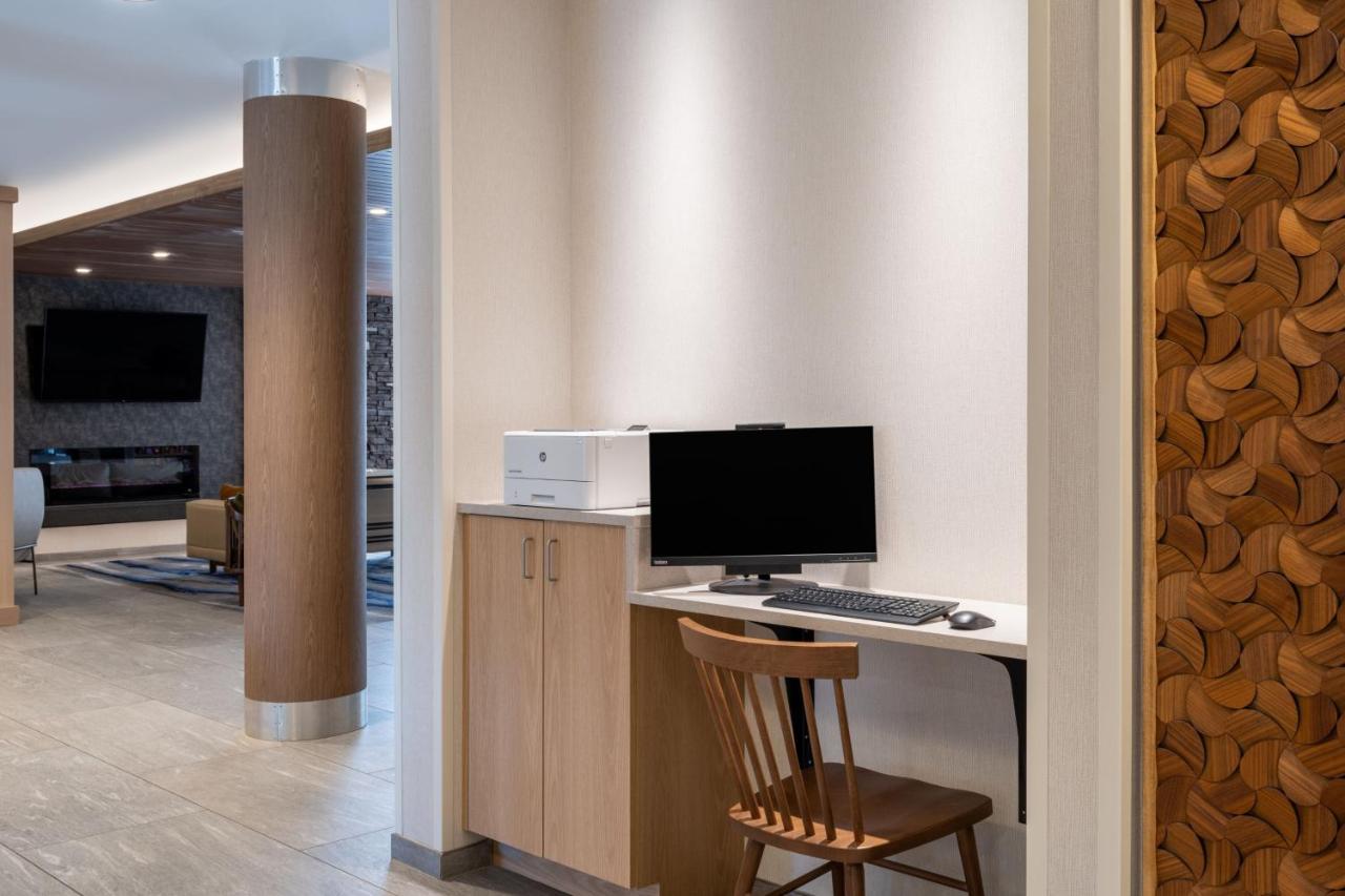 Fairfield Inn & Suites Minneapolis North Brooklyn Center Bagian luar foto