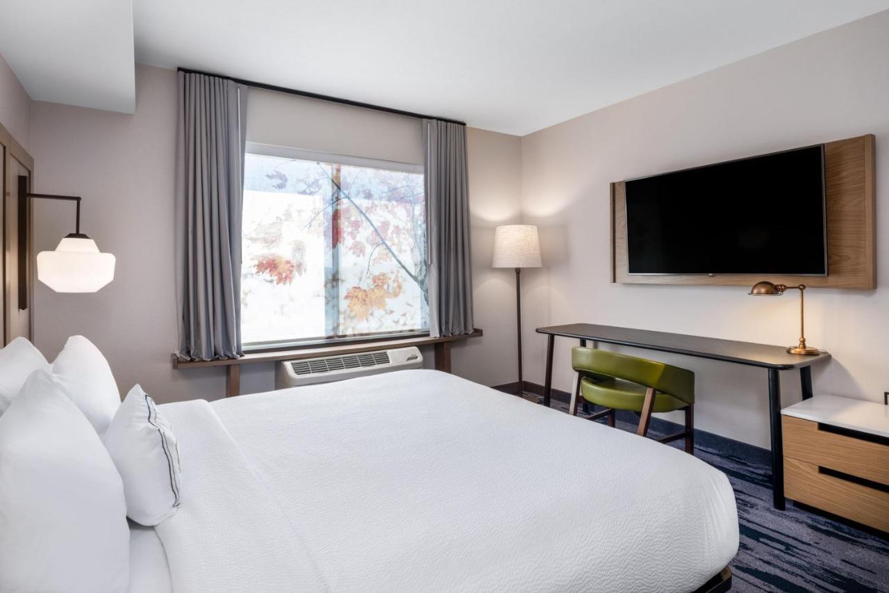 Fairfield Inn & Suites Minneapolis North Brooklyn Center Bagian luar foto