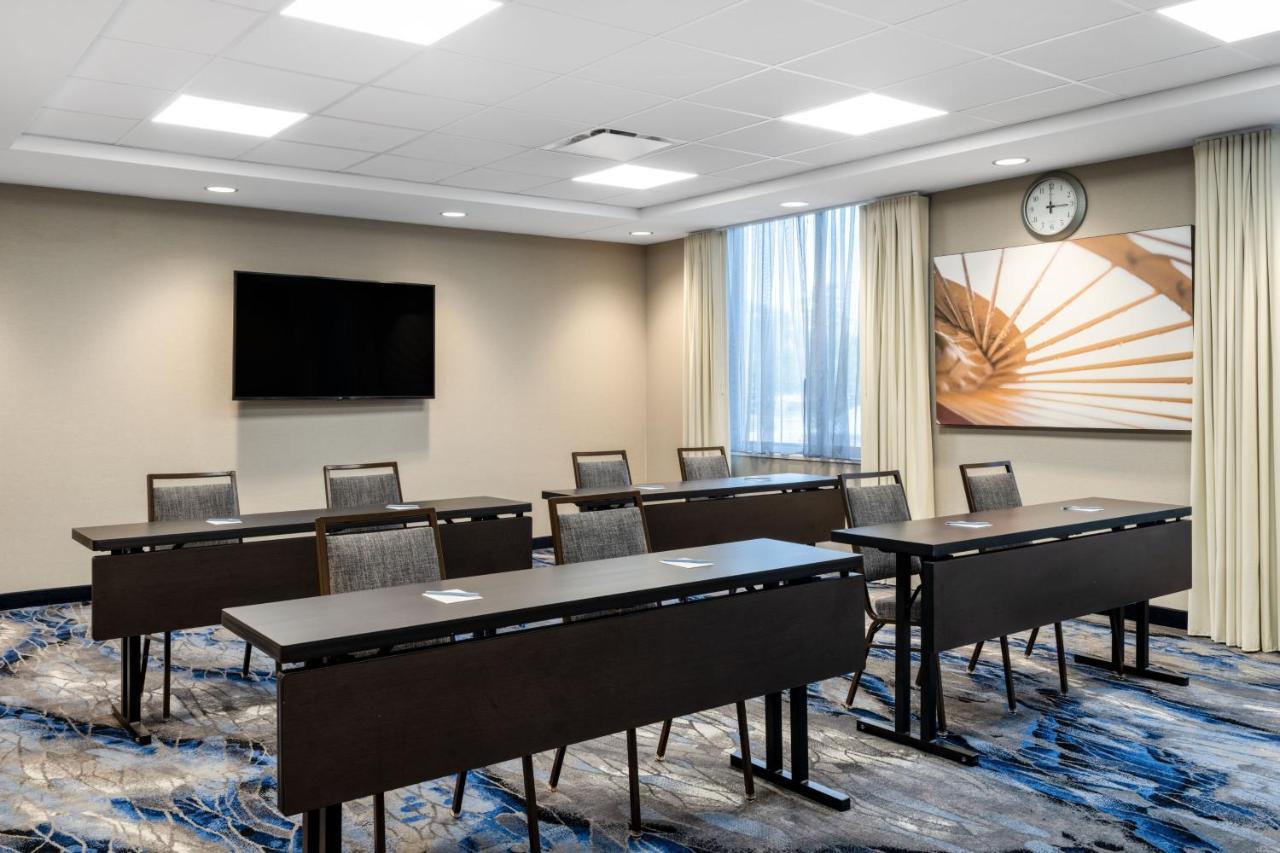 Fairfield Inn & Suites Minneapolis North Brooklyn Center Bagian luar foto