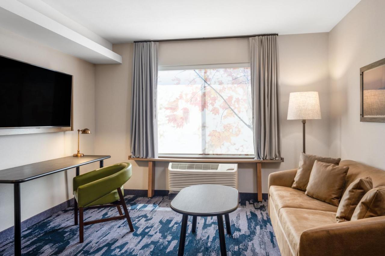 Fairfield Inn & Suites Minneapolis North Brooklyn Center Bagian luar foto