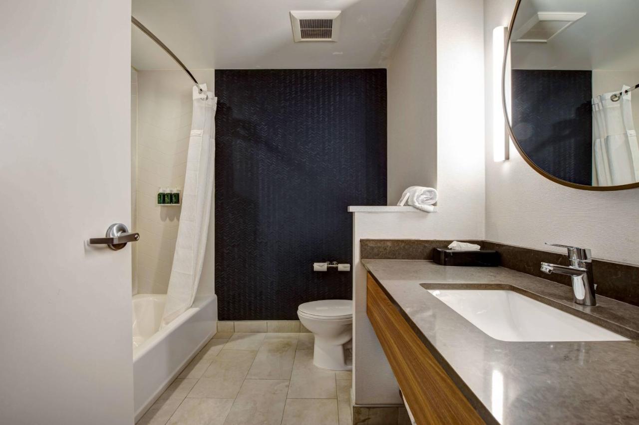 Fairfield Inn & Suites Minneapolis North Brooklyn Center Bagian luar foto