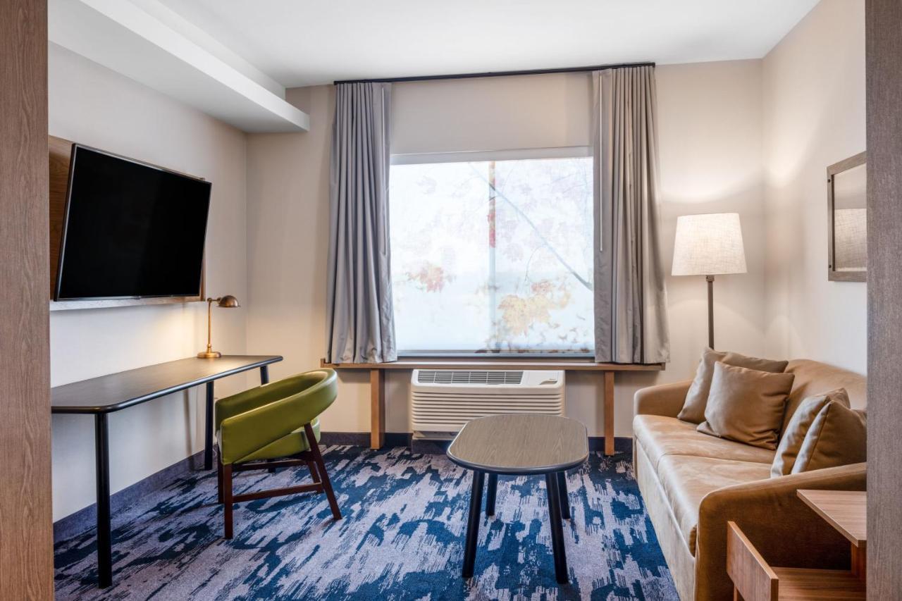 Fairfield Inn & Suites Minneapolis North Brooklyn Center Bagian luar foto