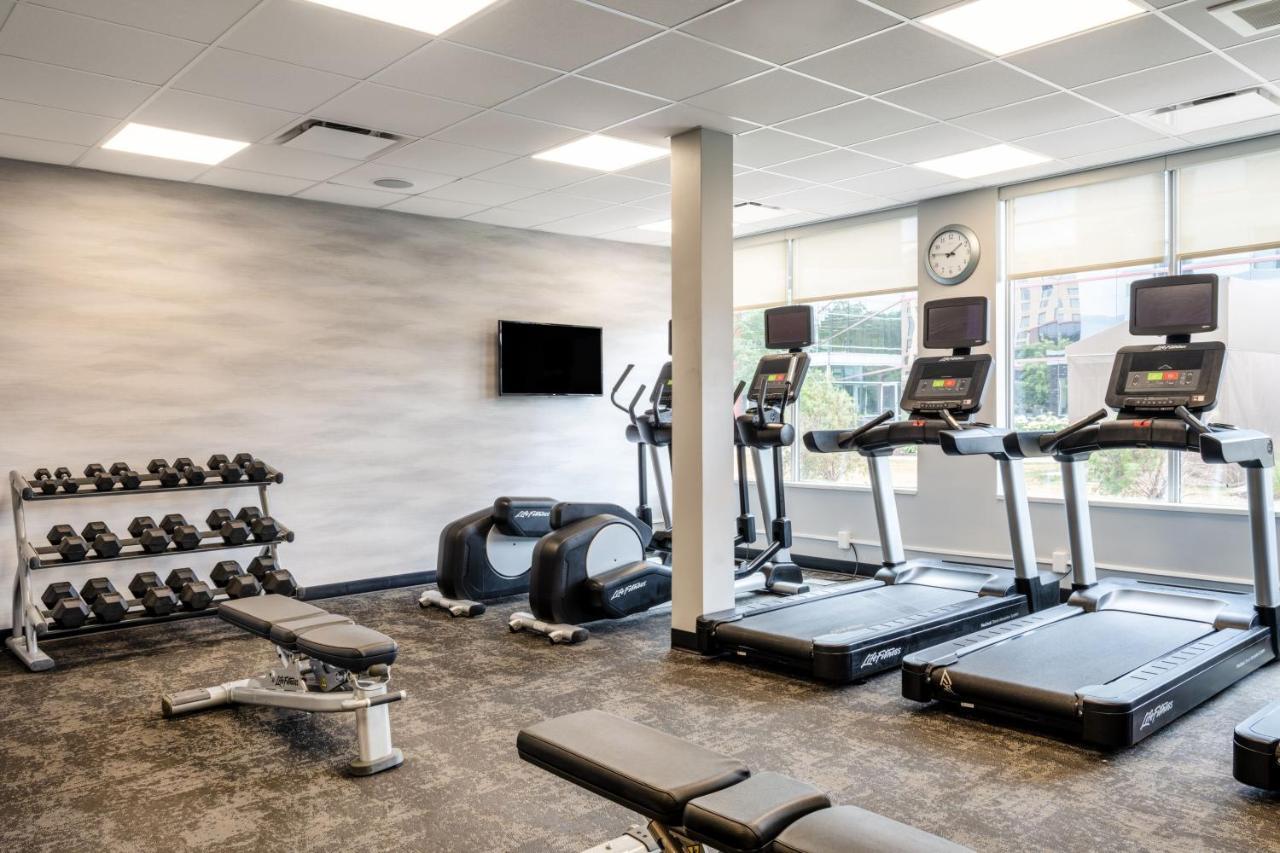Fairfield Inn & Suites Minneapolis North Brooklyn Center Bagian luar foto
