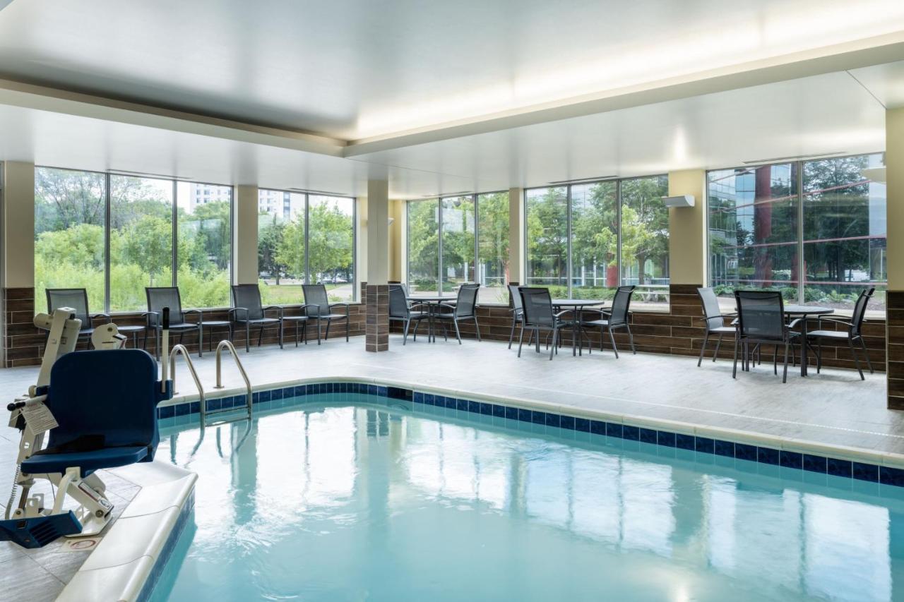 Fairfield Inn & Suites Minneapolis North Brooklyn Center Bagian luar foto